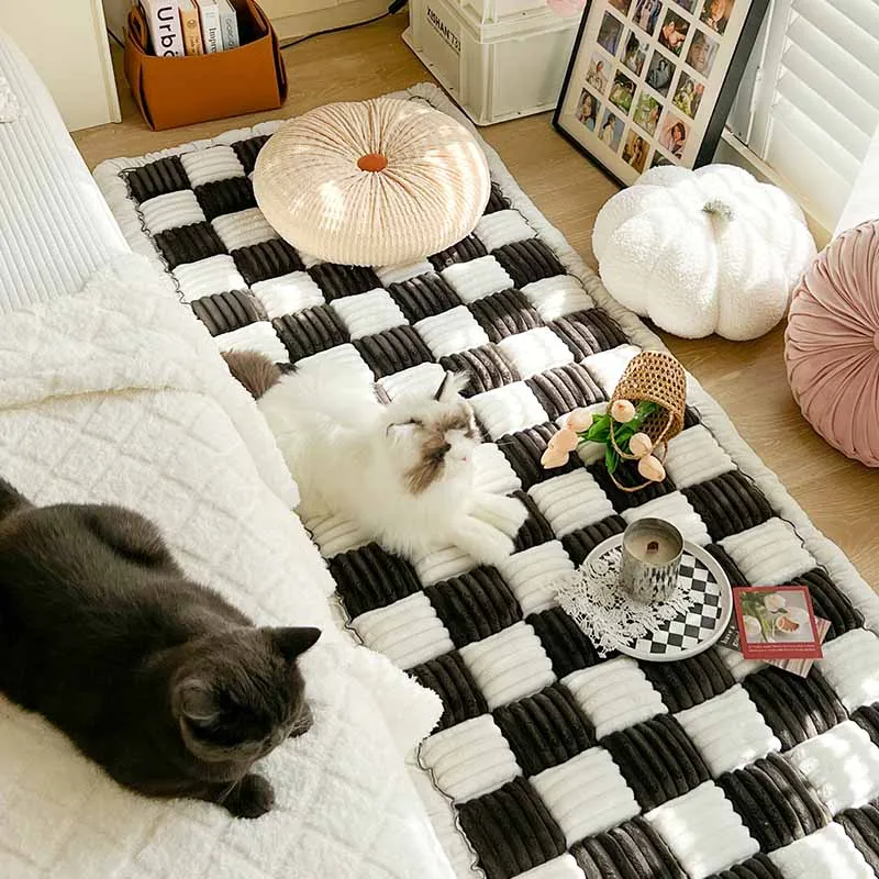 Cream-coloured Large Plaid Square Pet Mat Bed