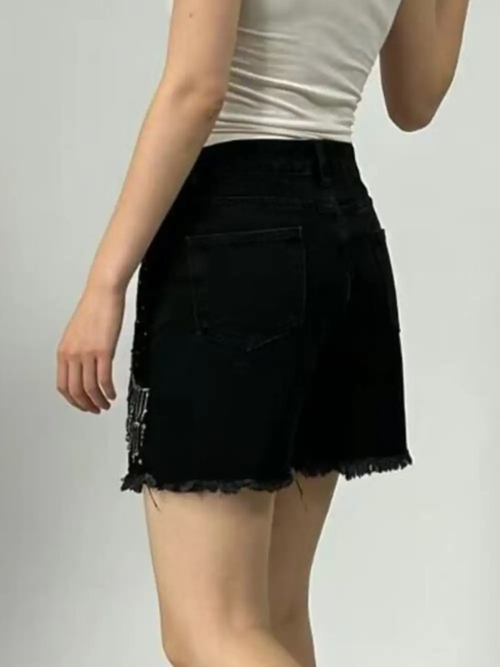Rhinestone Chain Raw Hem Casual Shorts