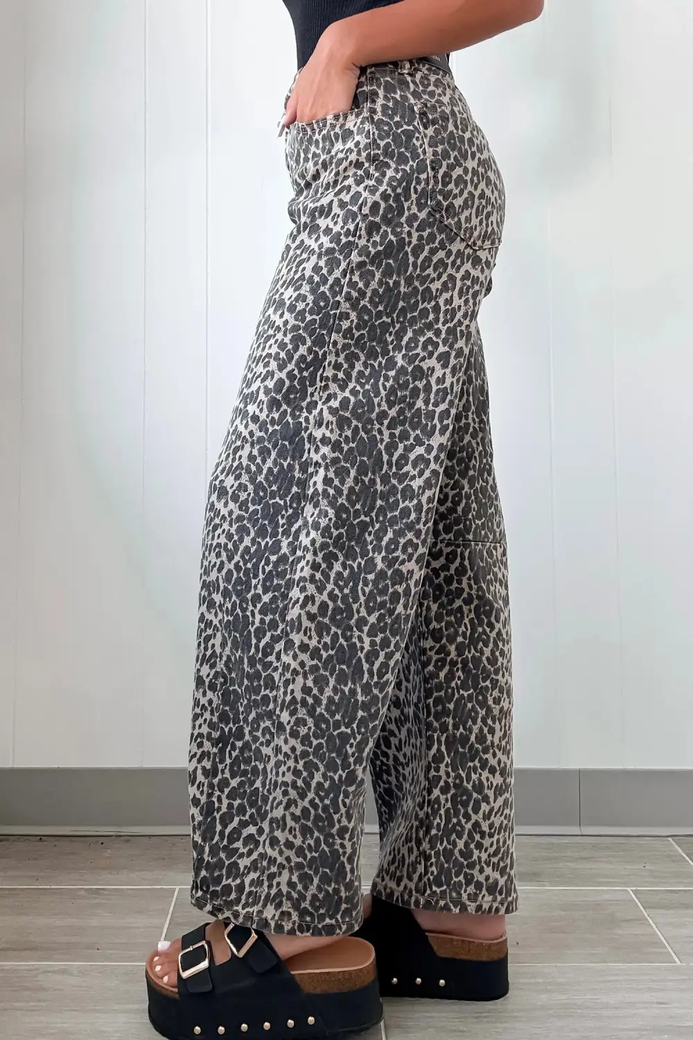 Barrel High Waist Leopard Print Jeans