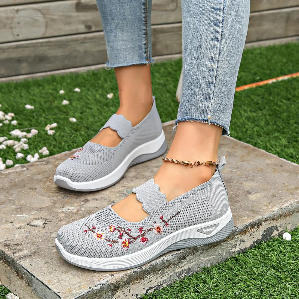 Old Beijing Cloth Shoes Soft Sole Comfortable Middle-Aged and Elderly Mom Shoes
