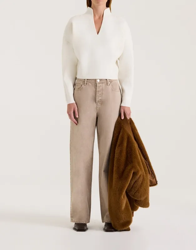Cream V-Neck Relaxed Knit Jumper