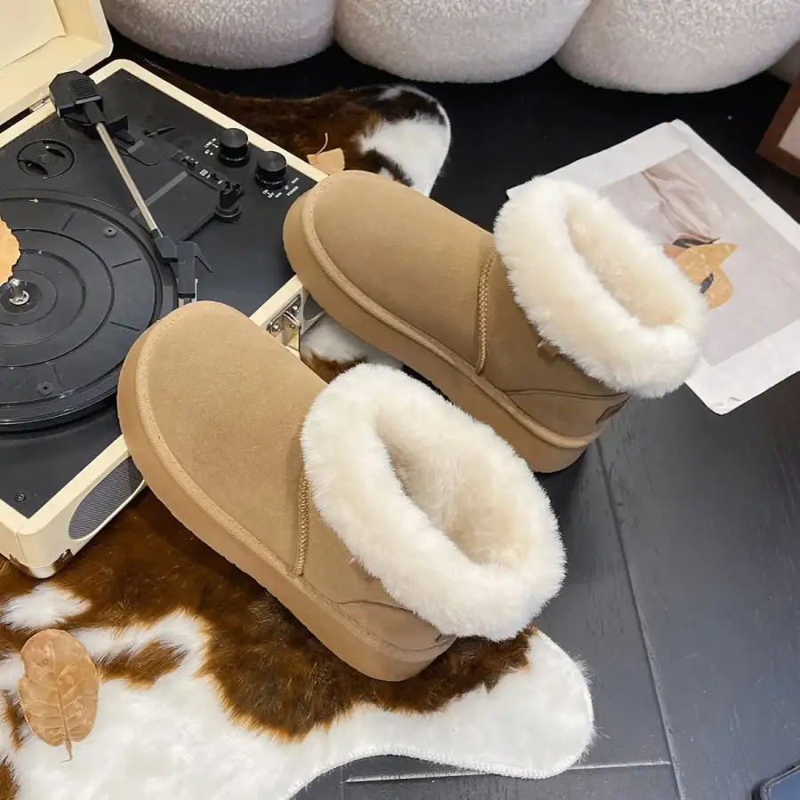 Round Toe Platform Boots