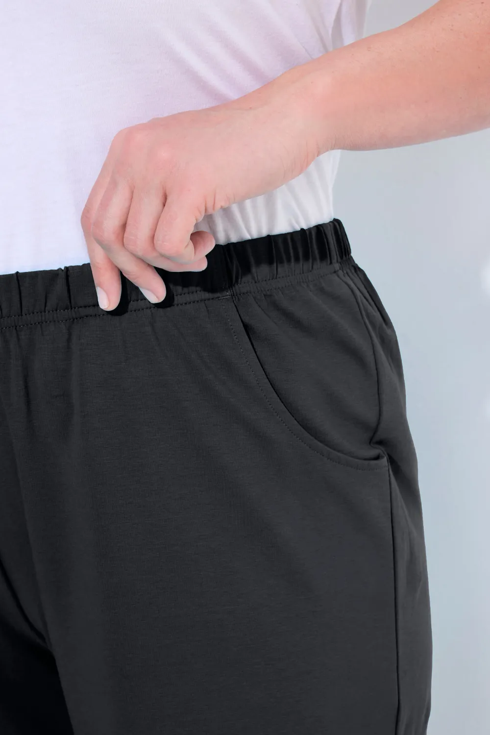 Elastic Waistband Shorts