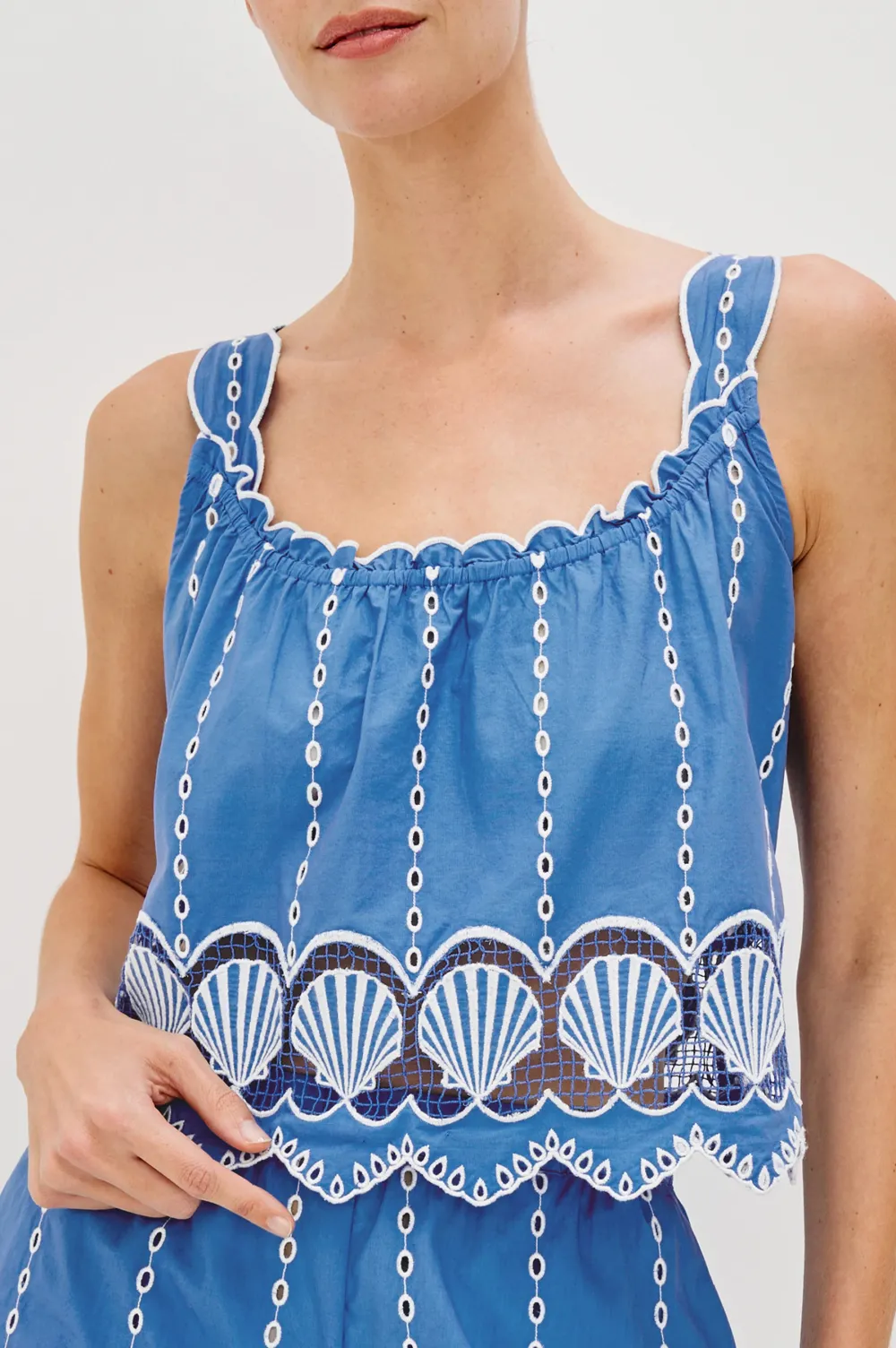 Shell-Patterned Lace Bandeau Top