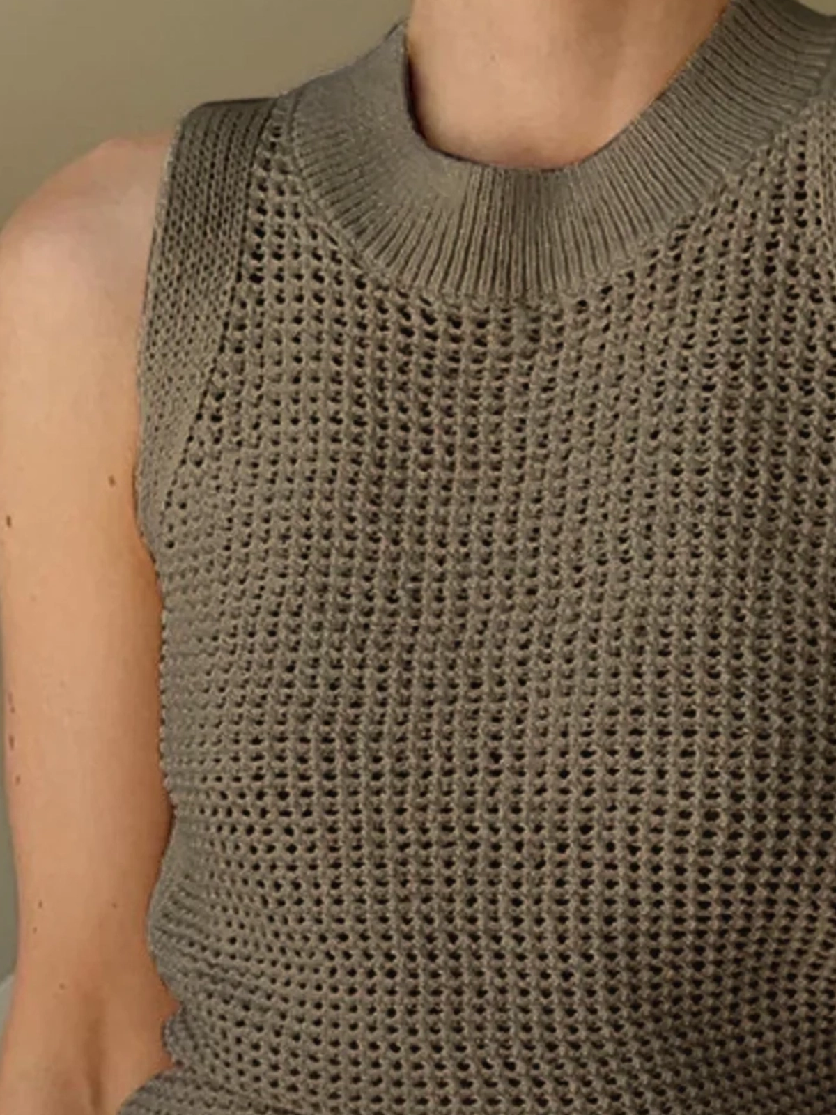 Knit Hollow Solid Vest