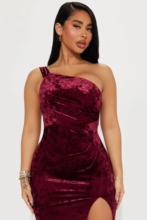 Marilynn Velvet Maxi Dress - Wine
