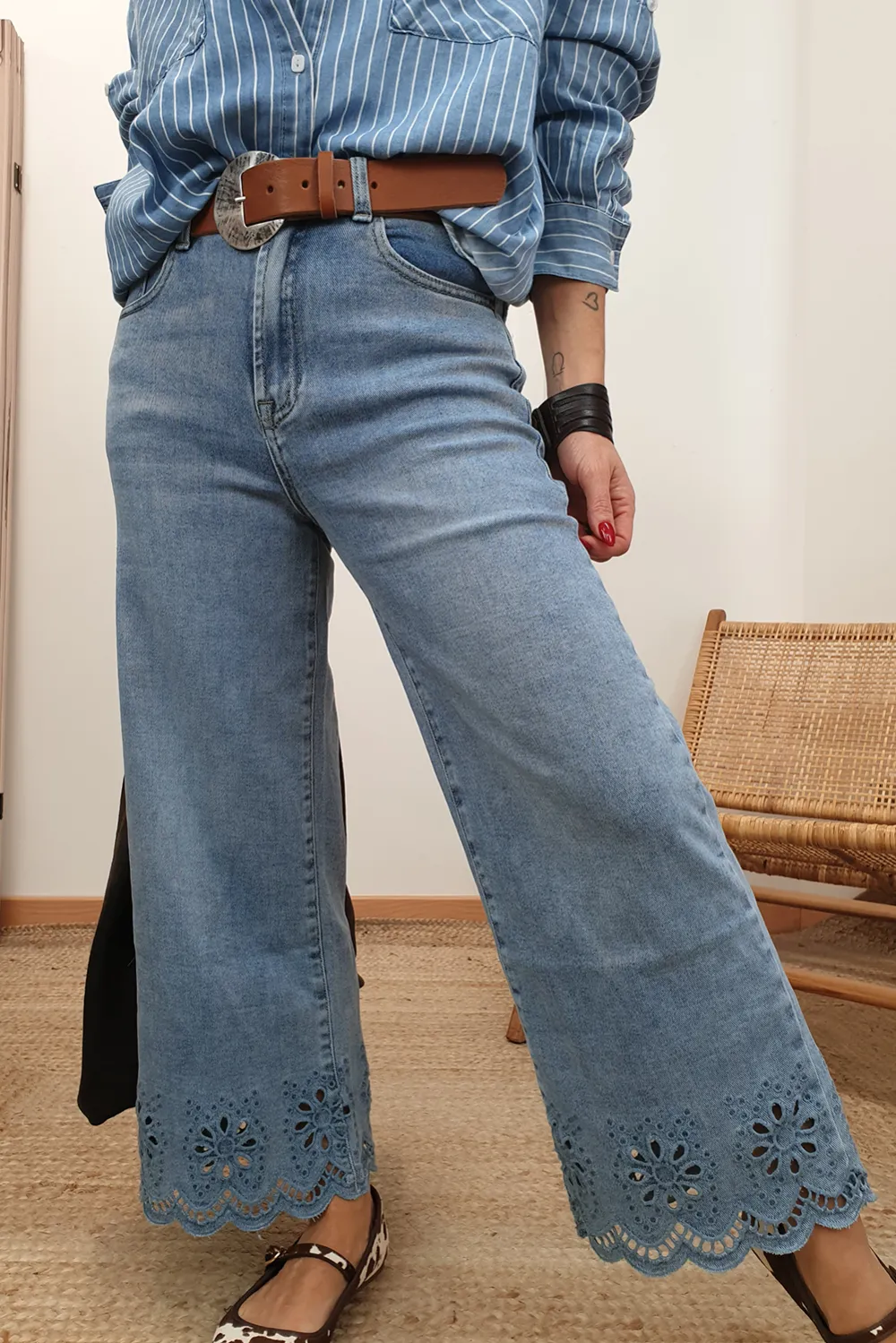 Embroidered Cropped Wide Leg High Waist Jeans