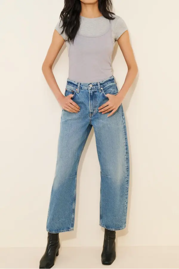Light Relaxed Barrel Jeans