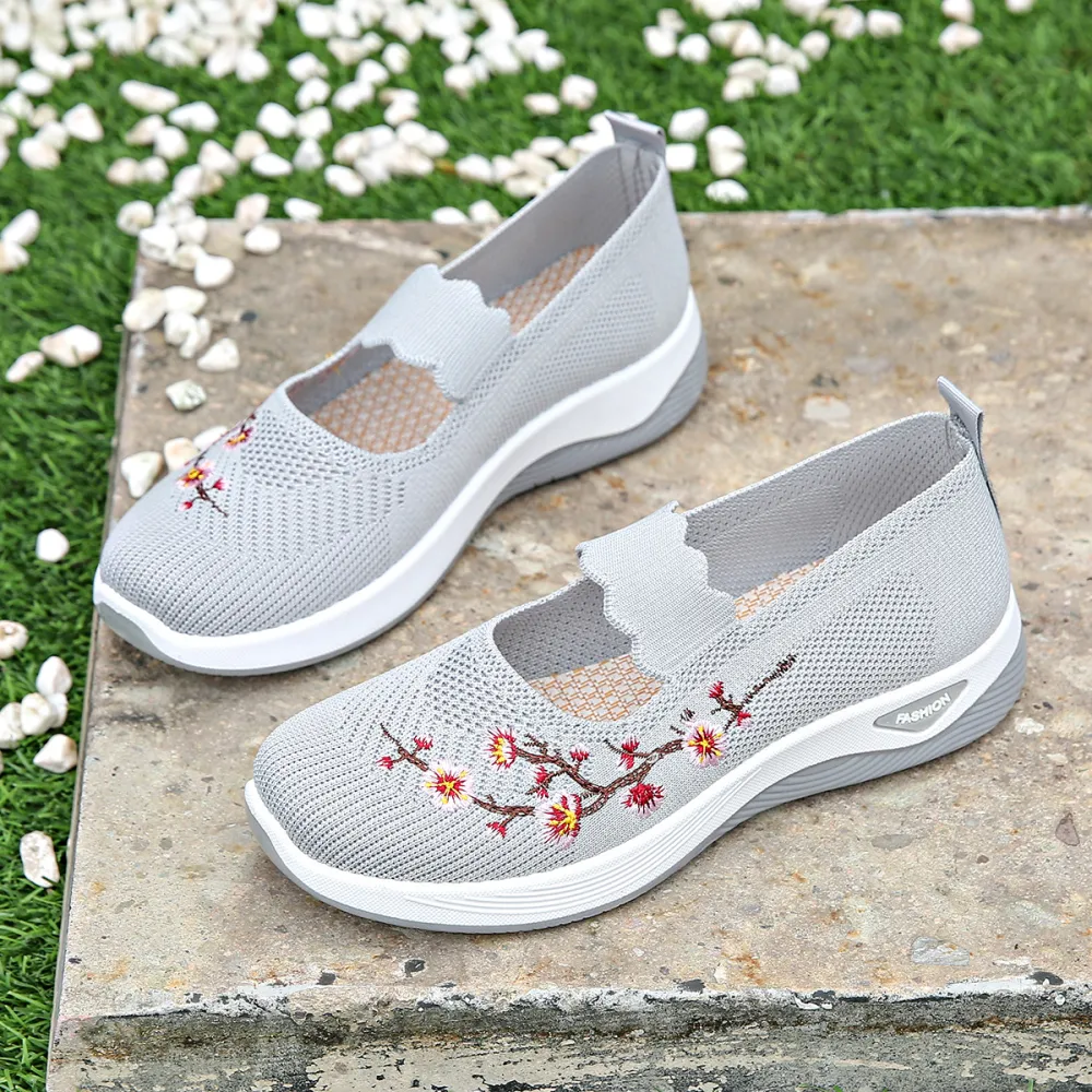 Old Beijing Cloth Shoes Soft Sole Comfortable Middle-Aged and Elderly Mom Shoes