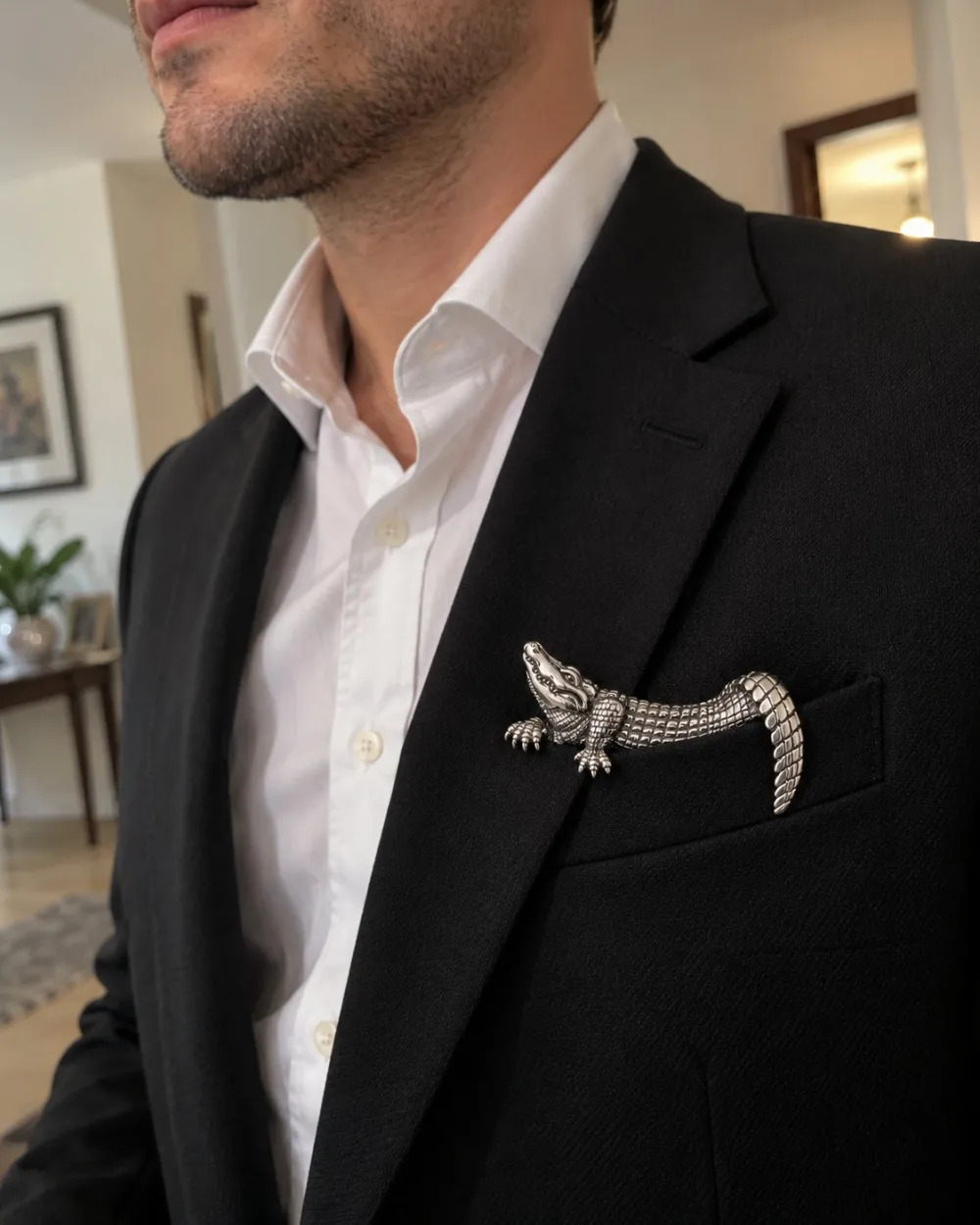 🌟 Luxury Sculpted Animal Brooch – Premium Statement Piece for Suits & Blazers