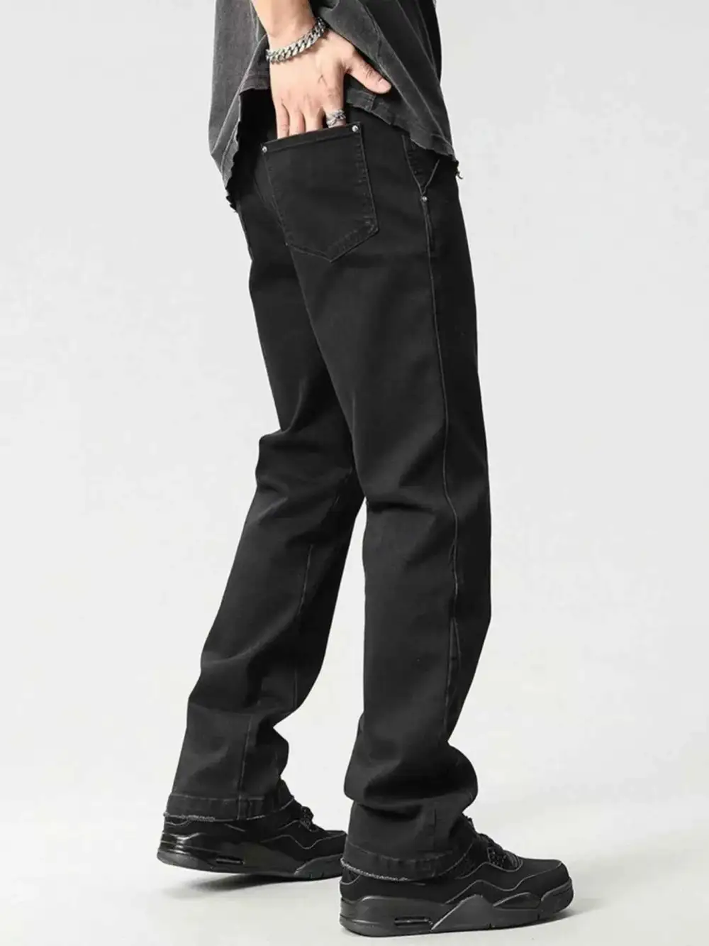 Washed Loose Fit Jeans