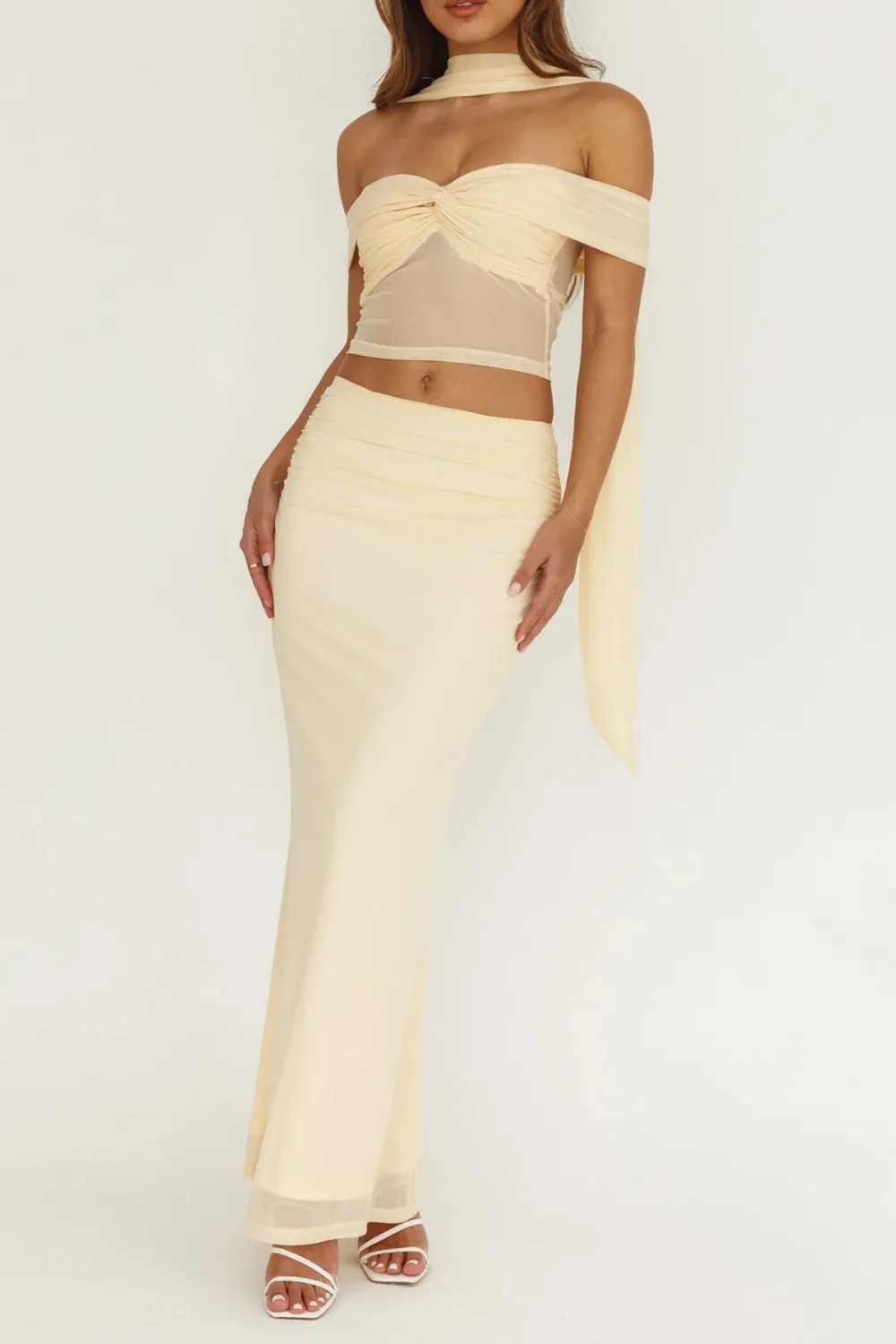 Fashionable And Sweet Off-Shoulder Top