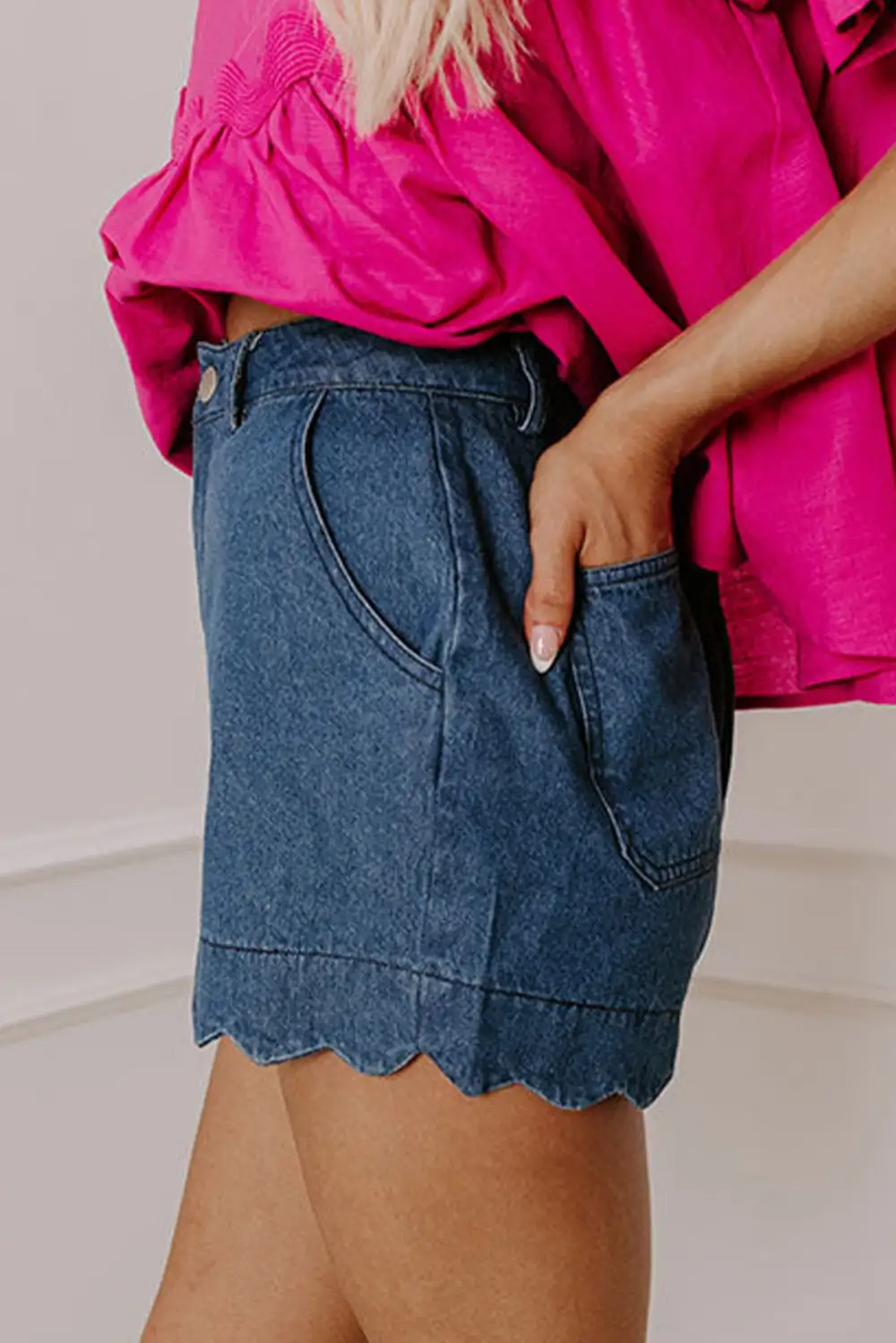 Everyday Scalloped Hemline Acid Wash High Waist Denim Shorts