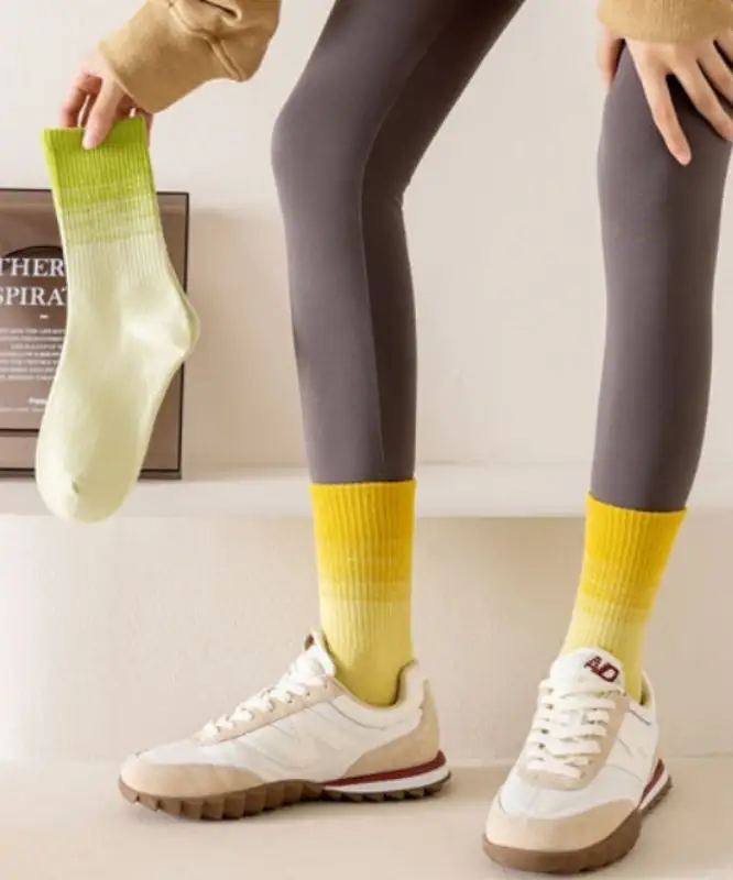 Gradient Color Mid Socks