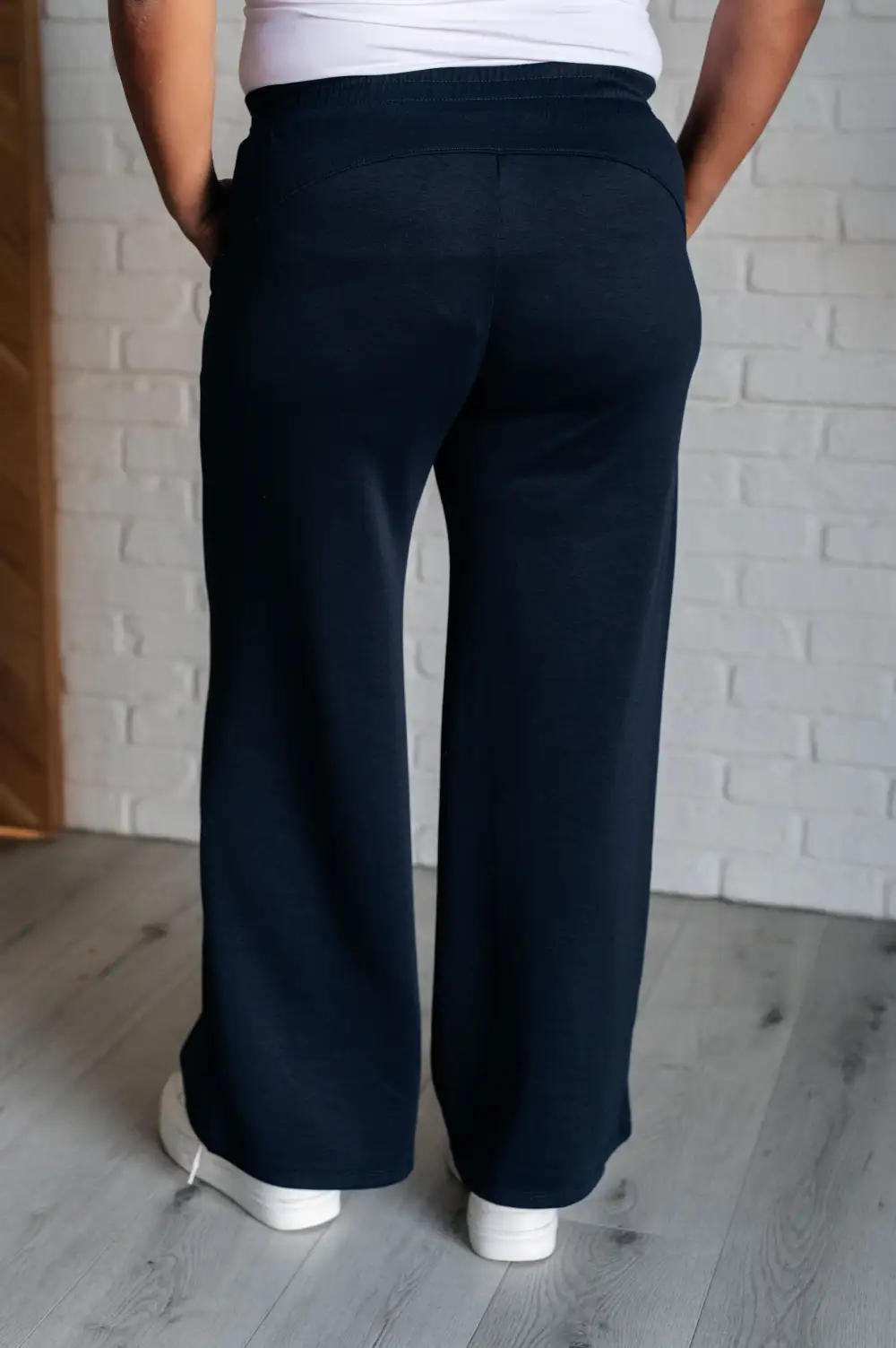 Resort Travel Wide Leg Crop Pant In  Navy