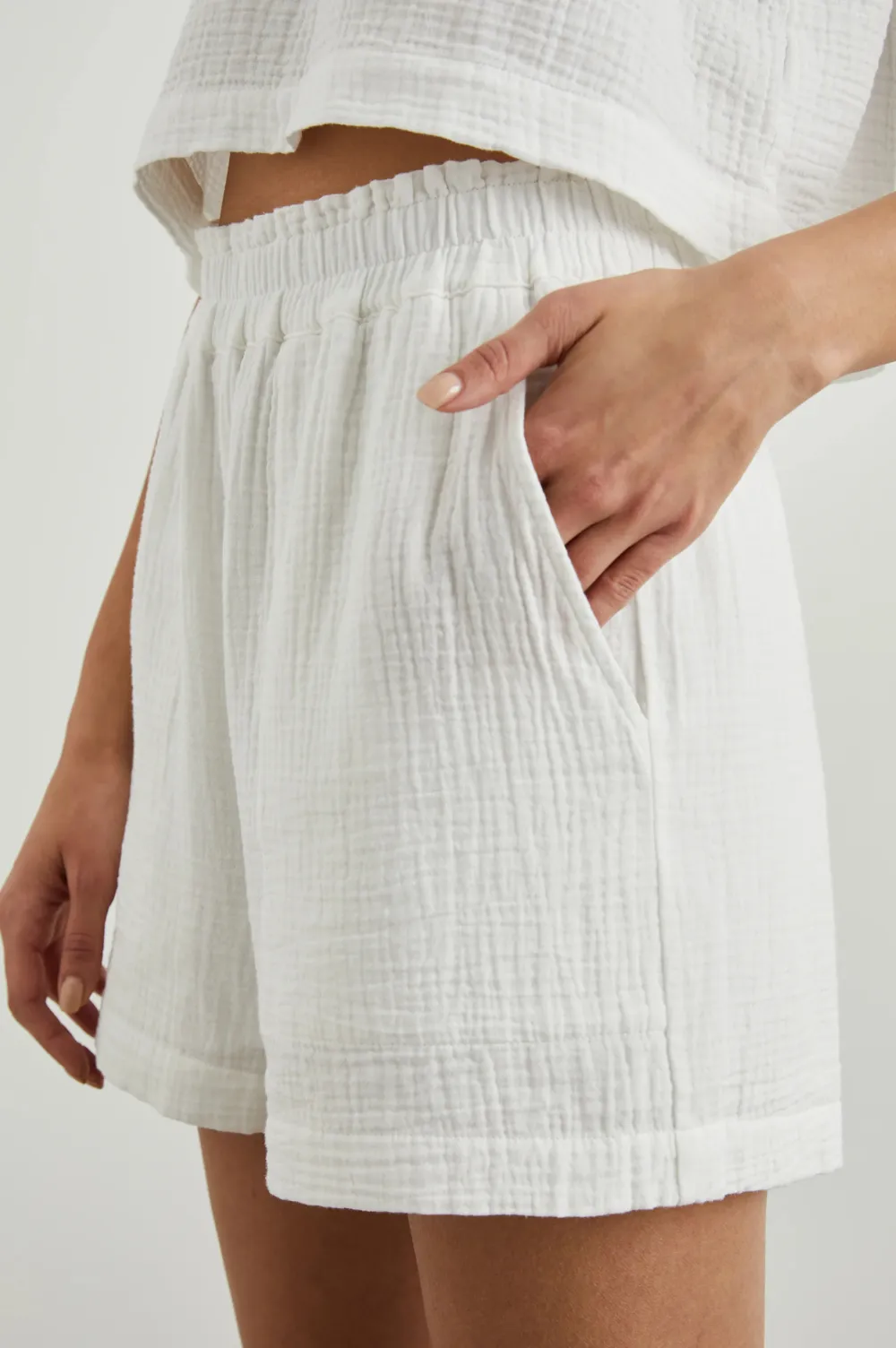 Loose Straight-Cut Loose Shorts