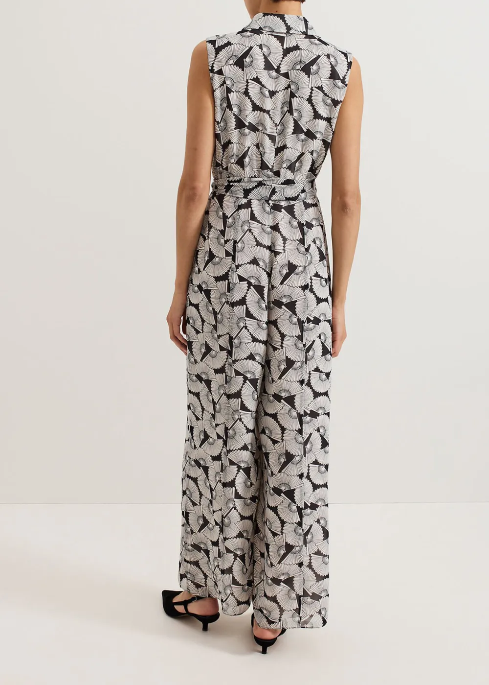 Fashion Sleeveless Lapel Waist Tie Women's Jumpsuit
