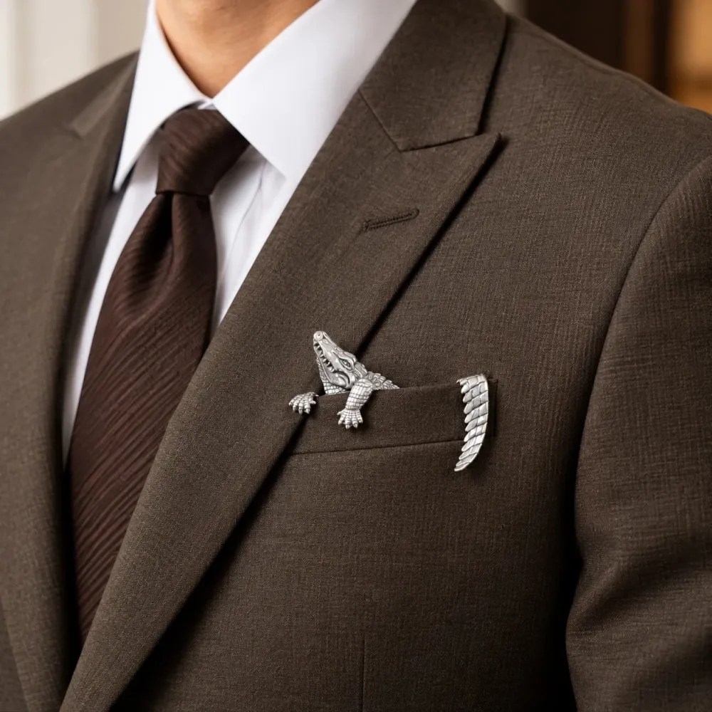 🌟 Luxury Sculpted Animal Brooch – Premium Statement Piece for Suits & Blazers