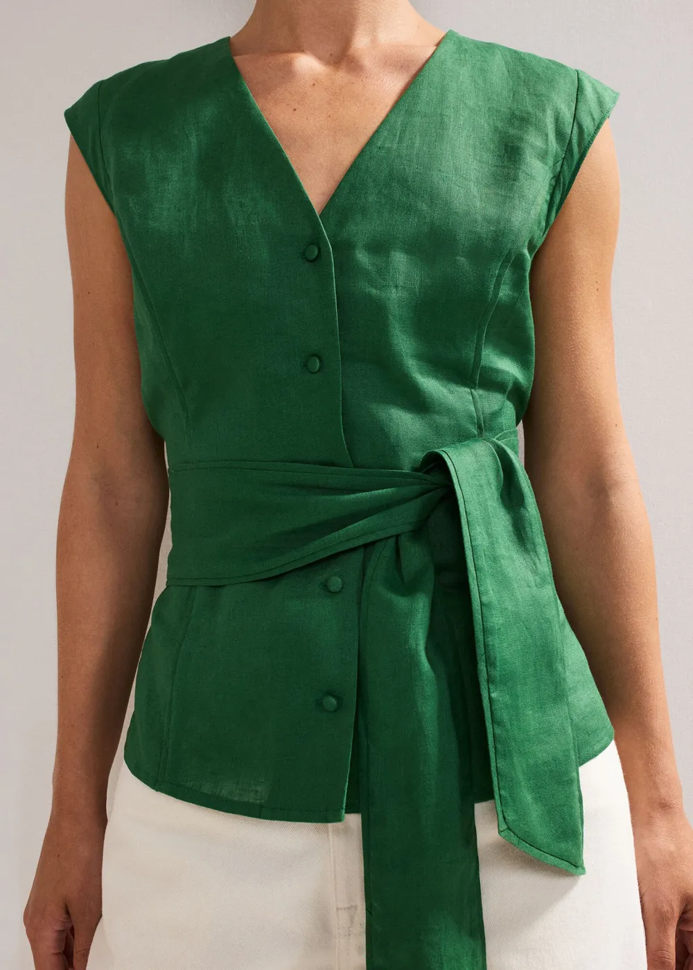 Minimalist Lightweight Sleeveless Lace-Up Shirt