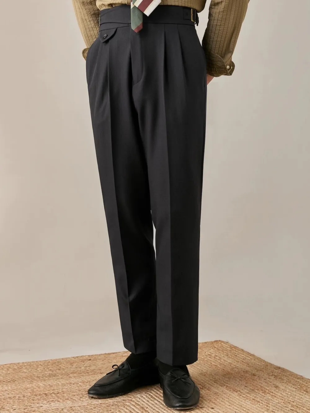 Clean Buckle Waist Trousers