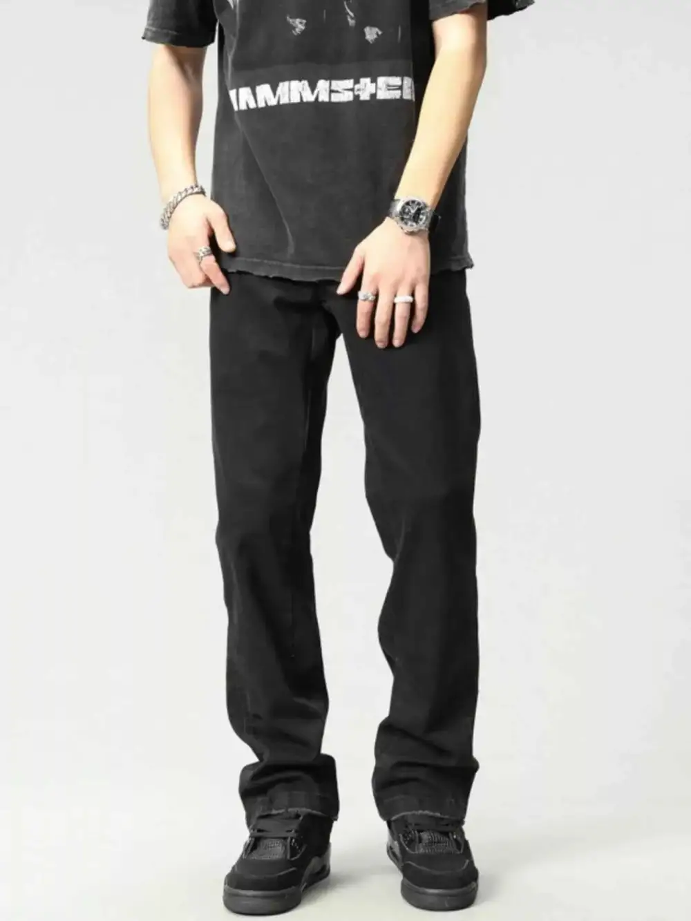 Washed Loose Fit Jeans