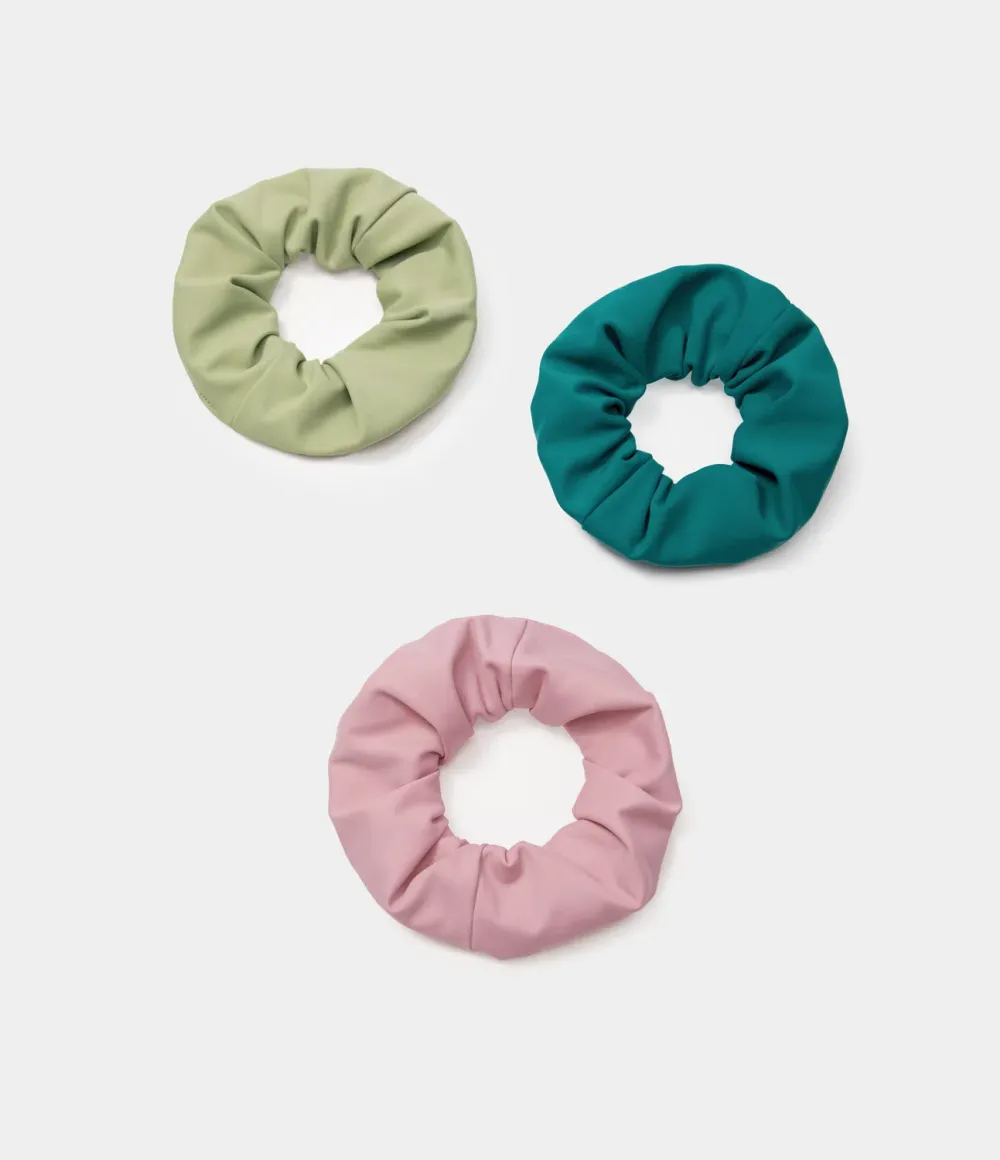 Softlyzero Plush Random 1pc Solid Pleated Scrunchie