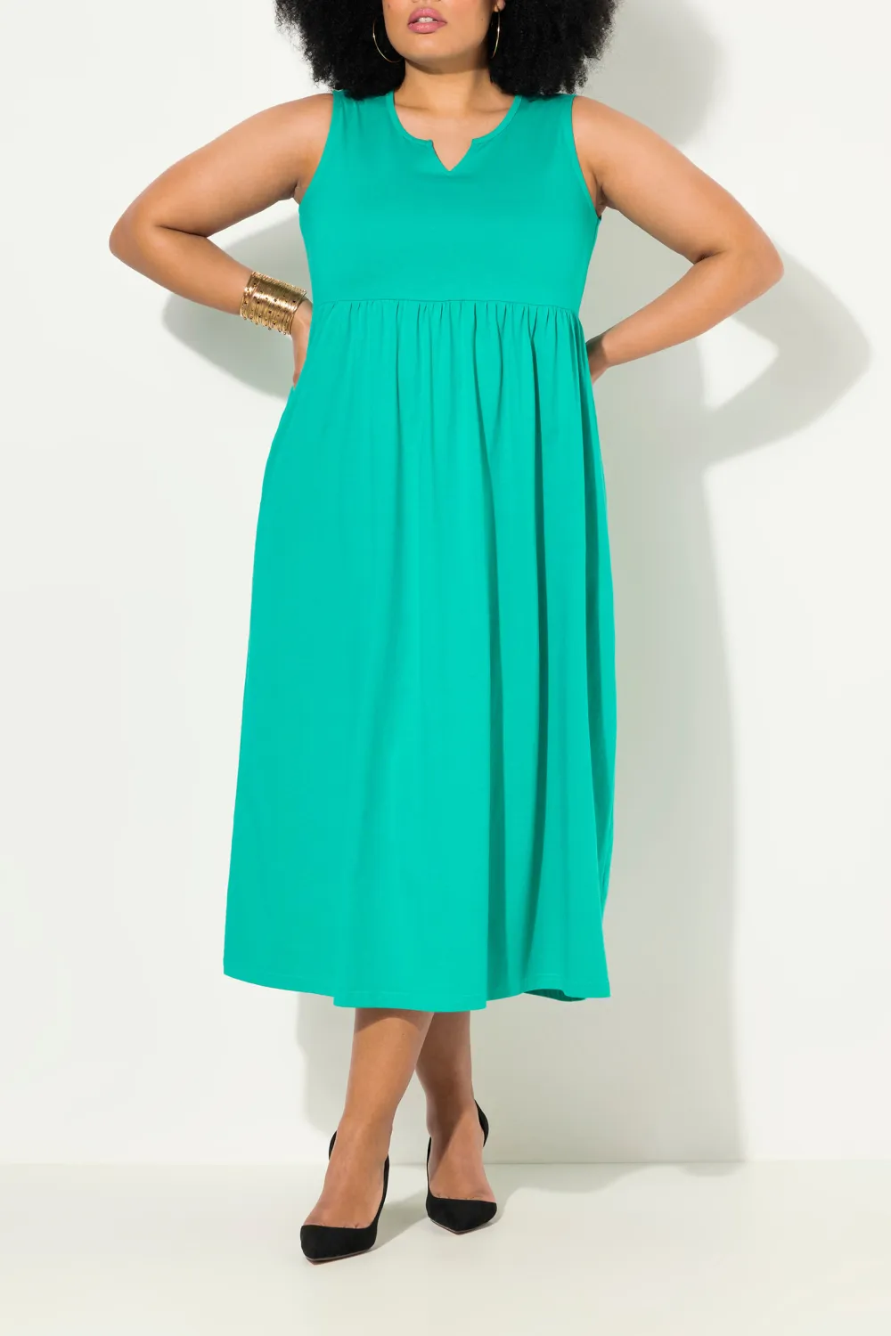 Solid Color Notch Round Neck Dress