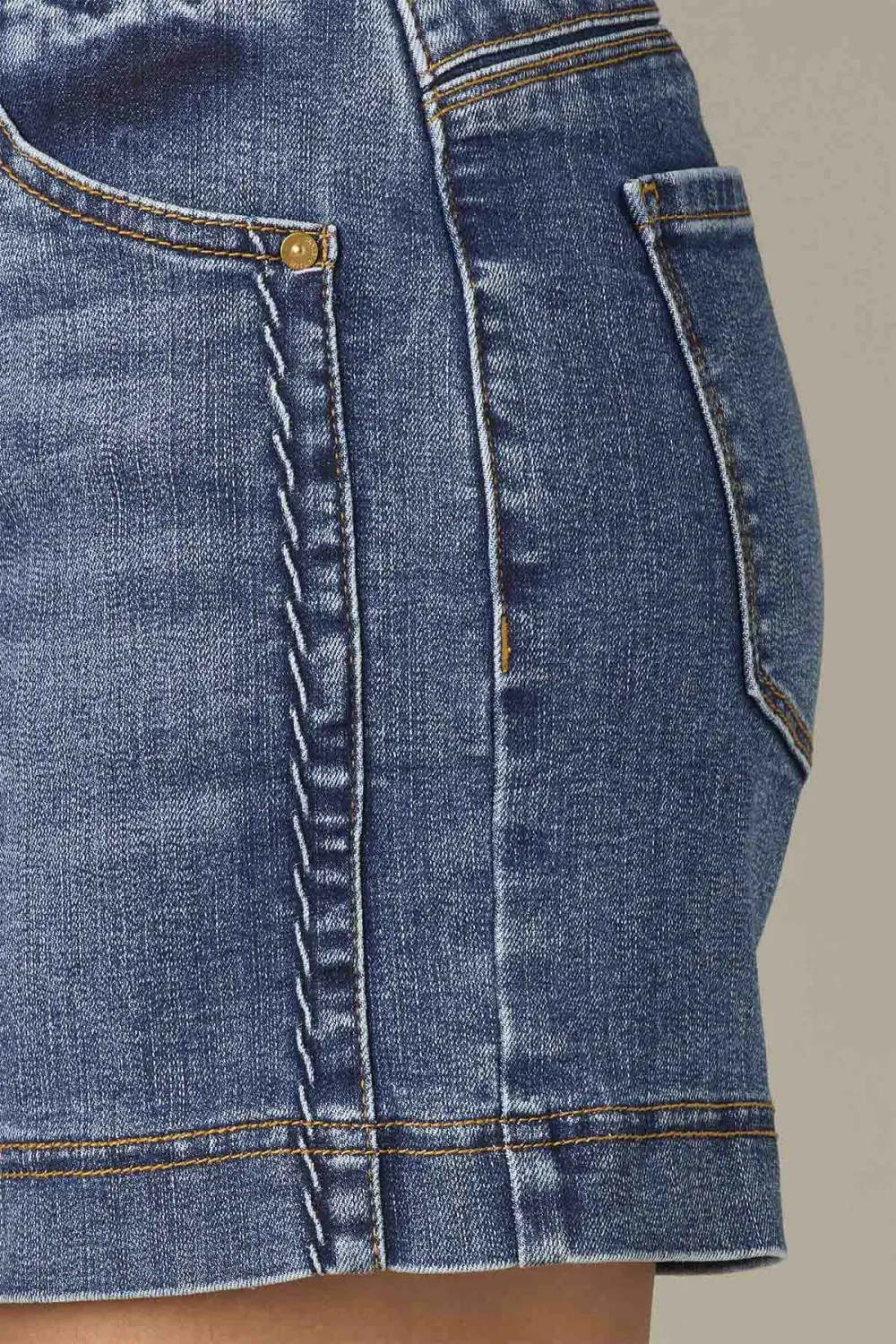 High Rise Double Side Seam Shorts Stitch