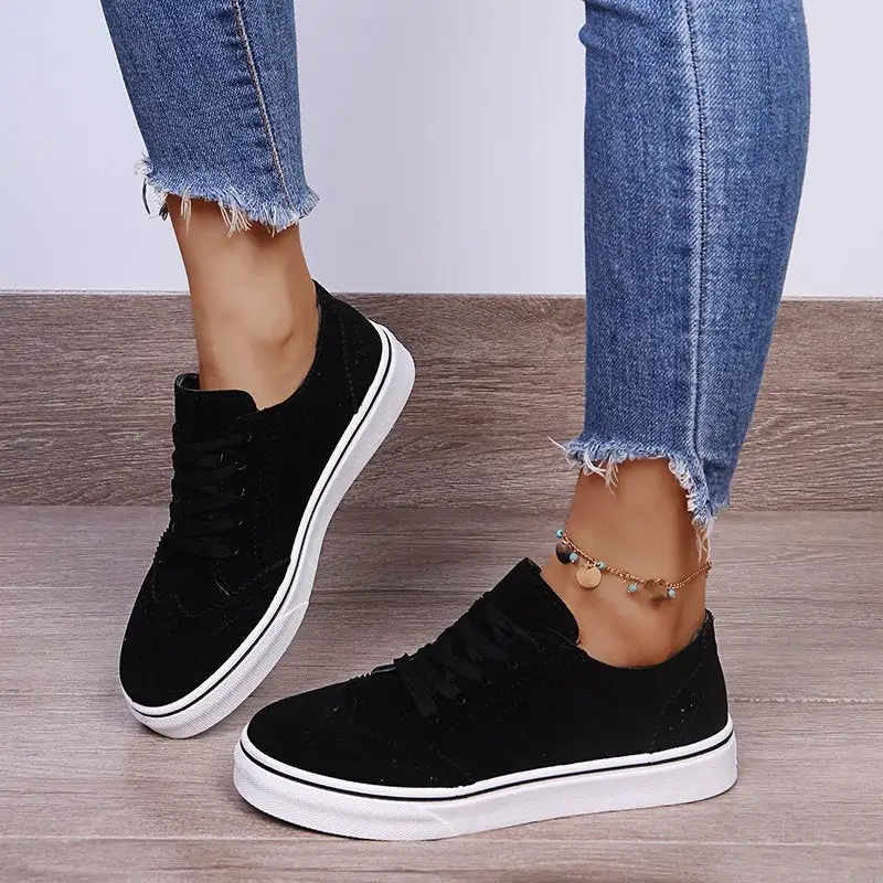 Easygoing Lace Flats Sneakers
