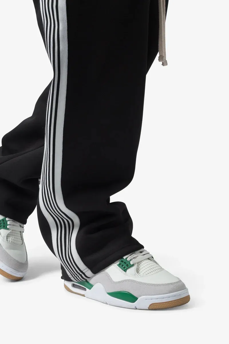JET BLACK STRIPE ACCENTED SWEATPANTS