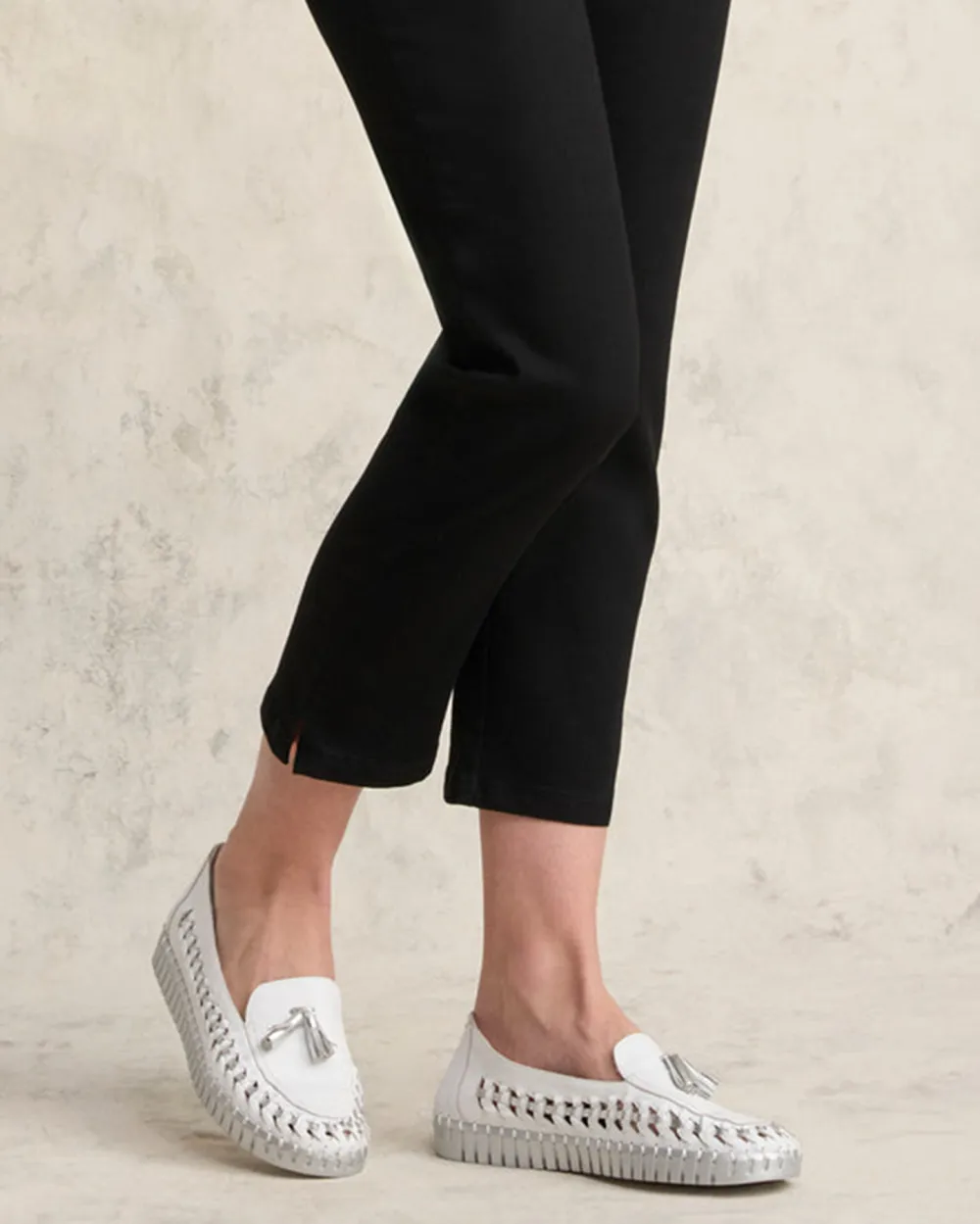 Cropped Pants For Chic Minimalist Style