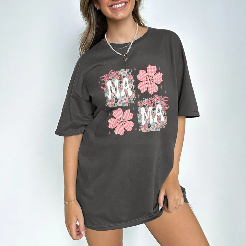 With A Sweet And Cute Style And A Casual T-Shirt.