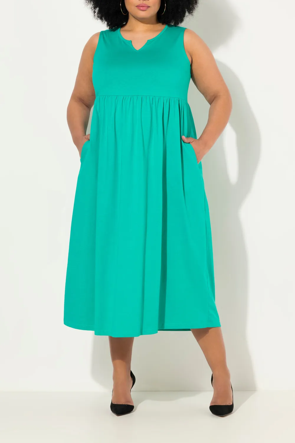 Solid Color Notch Round Neck Dress