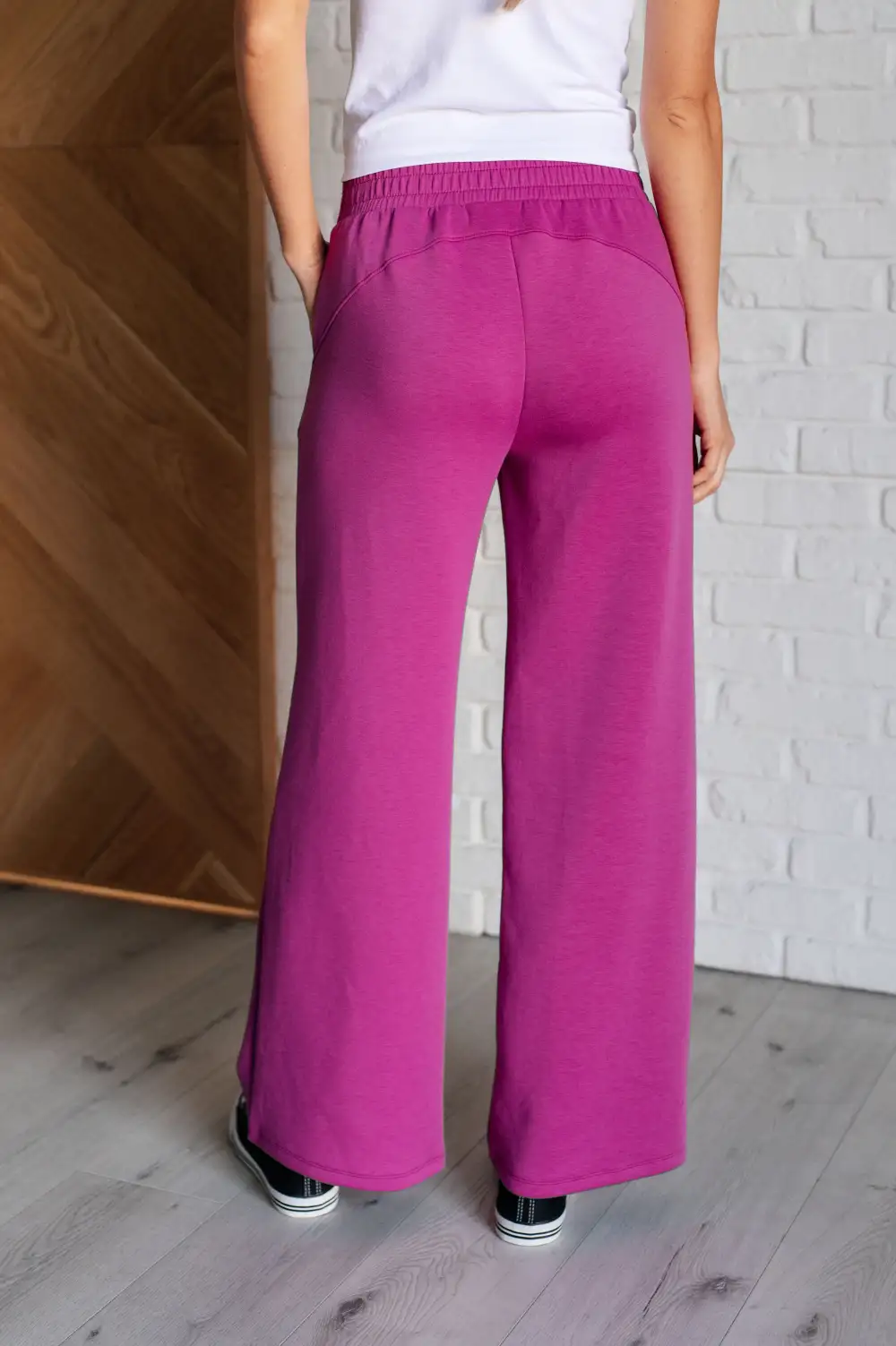 Resort Travel Wide Leg Crop Pant In Magenta