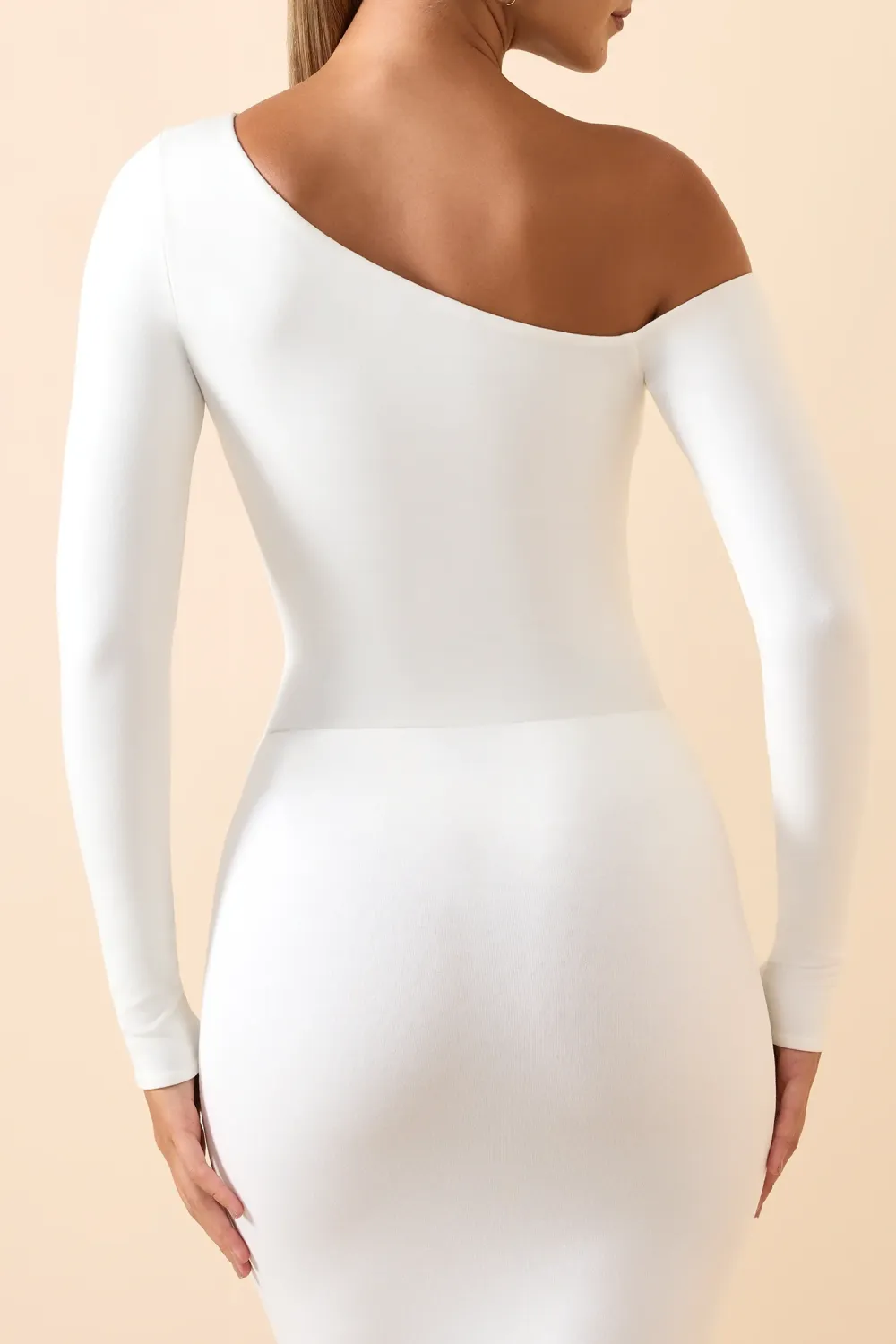 Extremely Simple Asymmetric Off-The-Shoulder Bodysuit
