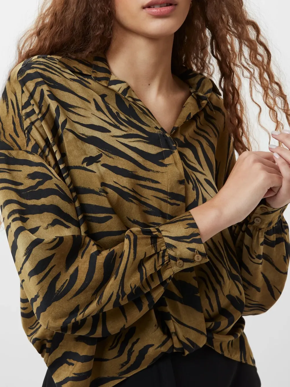 Trendy And Fashionable Striped Lapel Shirt