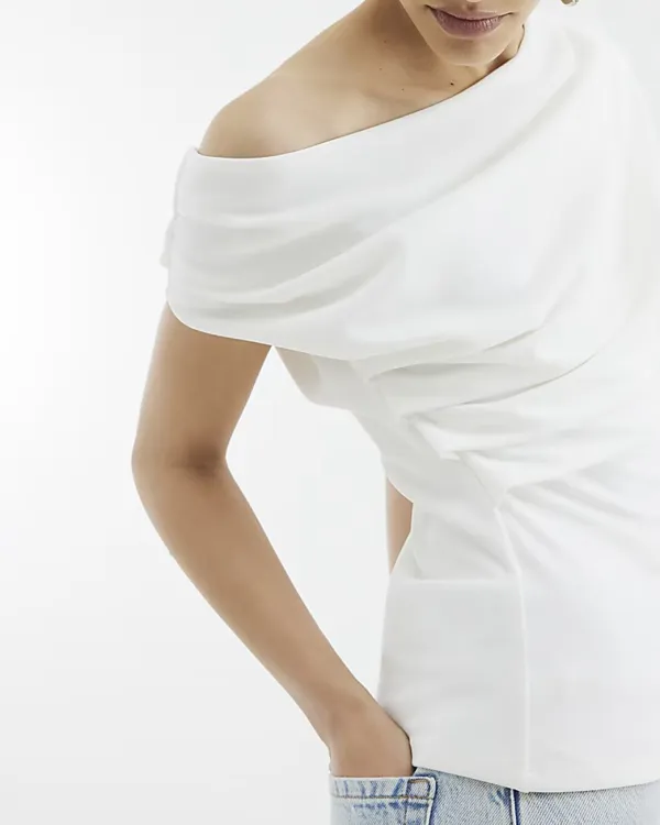 Fashion Design Off-Shoulder Short Sleeves T-Shirts