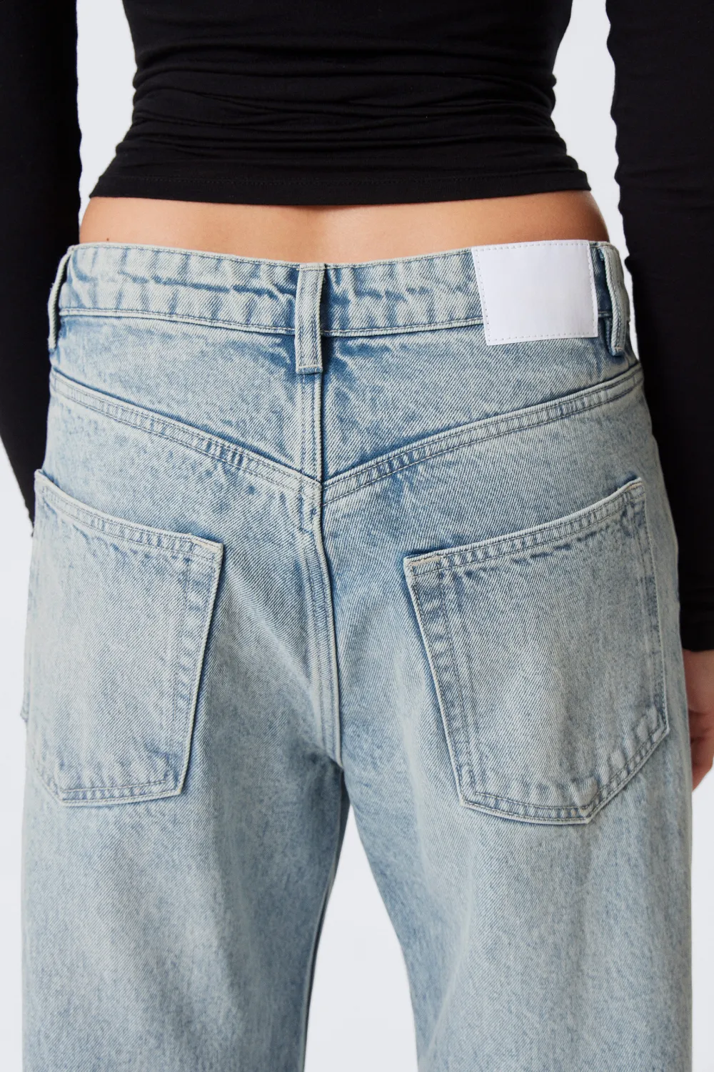 Loose Low Rise Jeans With Pockets