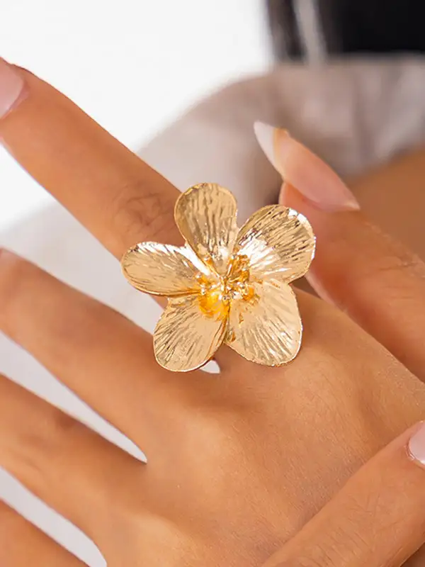 Floral Sculpted Polished Ring
