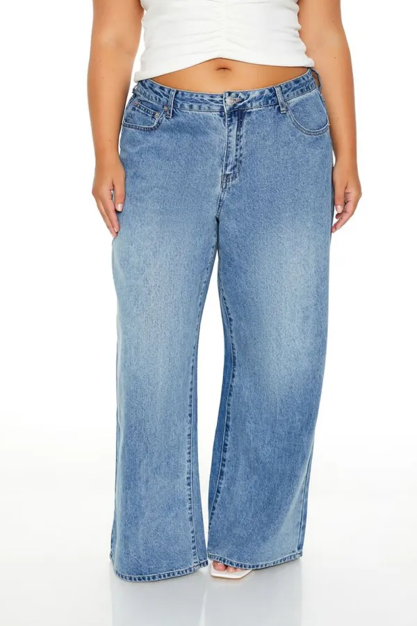 Plus Size Low-Rise Wide-Leg Jeans