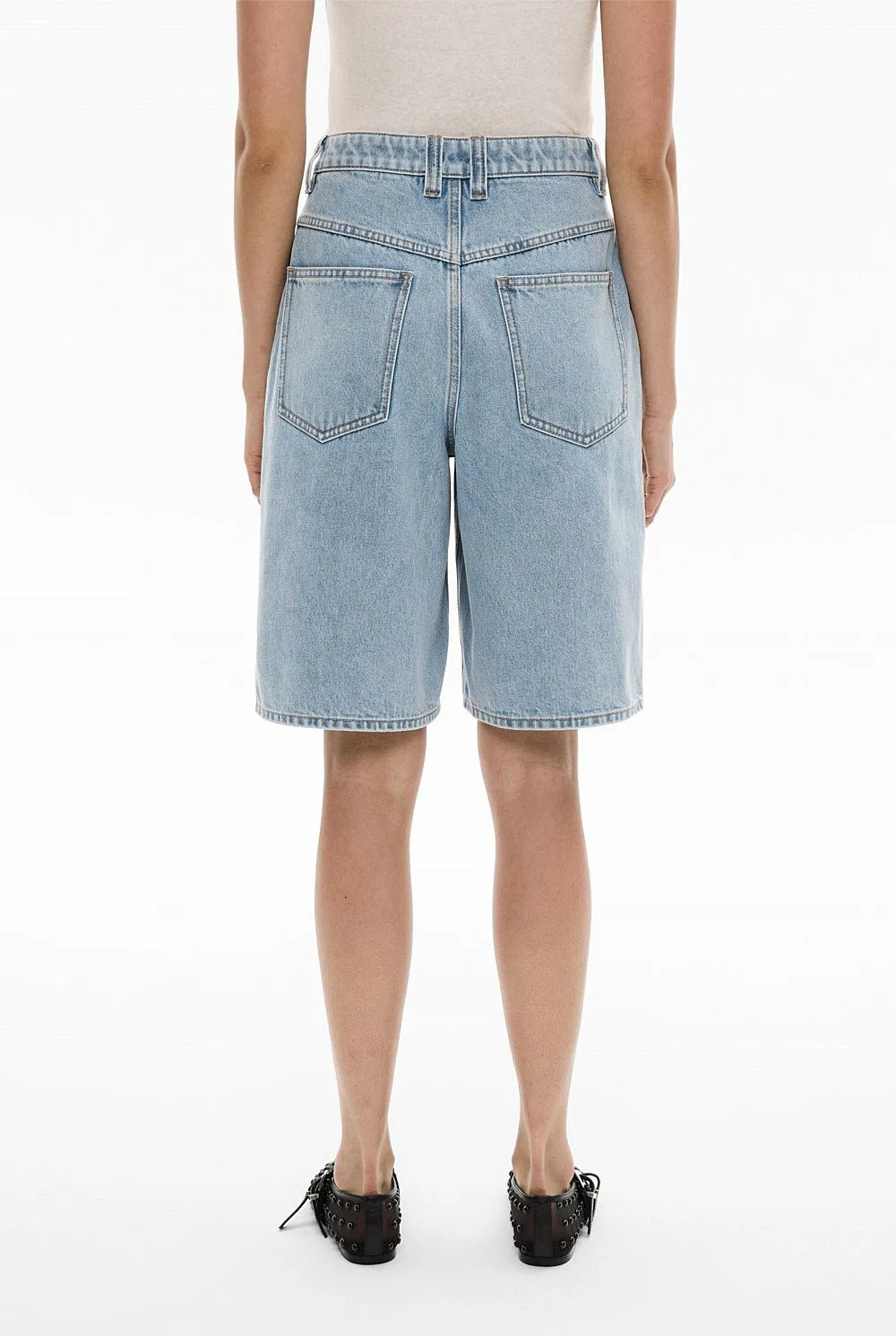 Simple And Stylish Denim Capri Pants